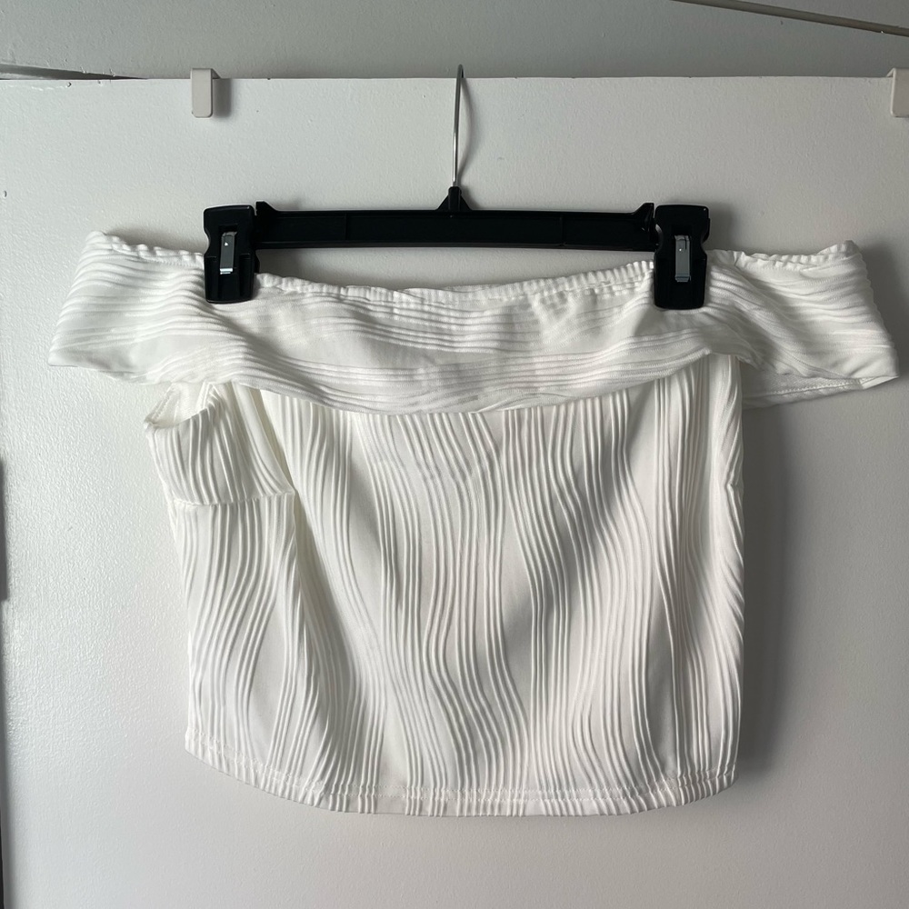 Rihoas The White Water Ripple Off-The-Shoulder Top